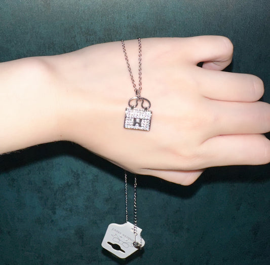 Sparkling Lock Pendant Necklace – Silver Plated