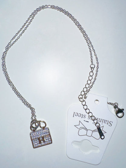 Sparkling Lock Pendant Necklace – Silver Plated